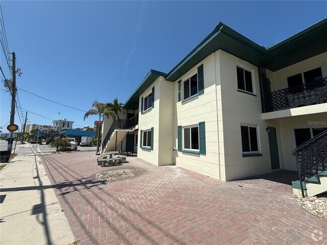 Building Photo - 17688 Gulf Blvd Unit 102 Rental