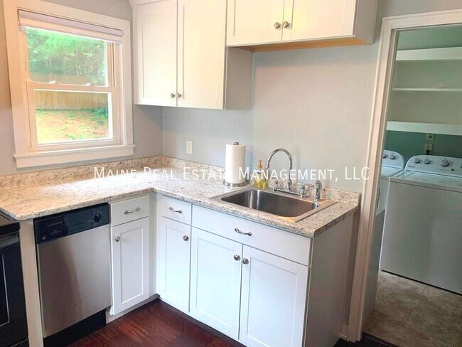 Photo - 111 Falvey St