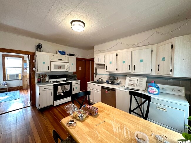 Photo - 30 Adams St Unit #2