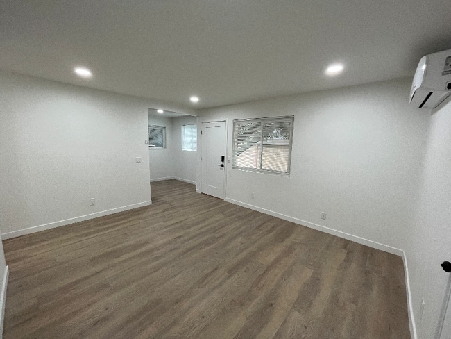 Photo - 4732 Bancroft St Apartment Unit 3