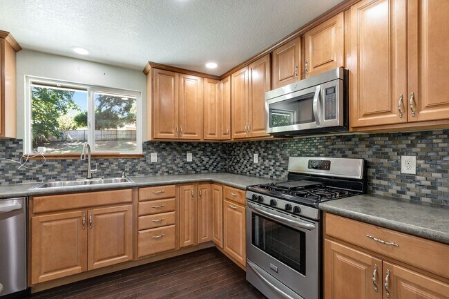 Photo - 8620 Shadow Wood Dr