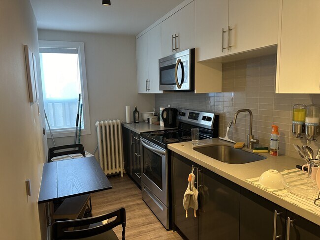 Photo - 595 St Clair Ave W Unit 1