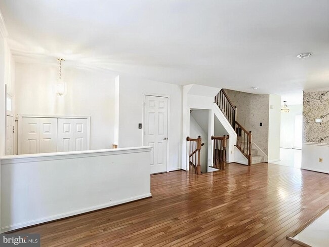 937 Walnut Wood Rd