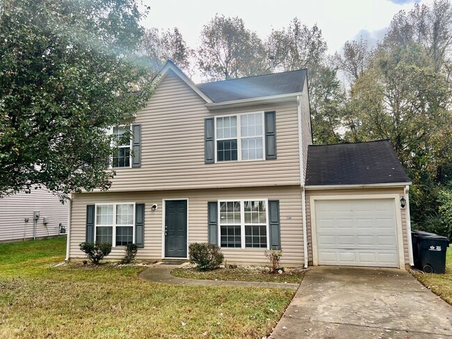 Come see this beautiful 2 Story 4 bedroom ... - Come see this beautiful 2 Story 4 bedroom ... House