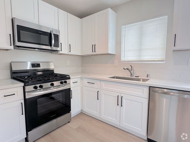 Building Photo - 2324- 2332 G Ave Unit 2324- 2332 G Avenue- 2324 Rental