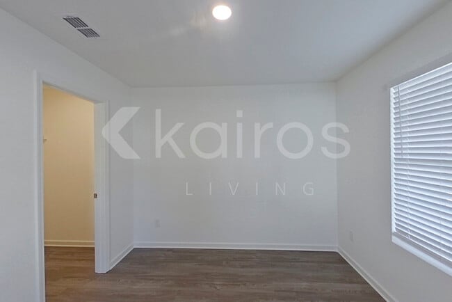 Photo - 112 Flat Rock Ml Trl