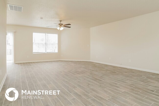 Photo - 2304 Lannigan Dr