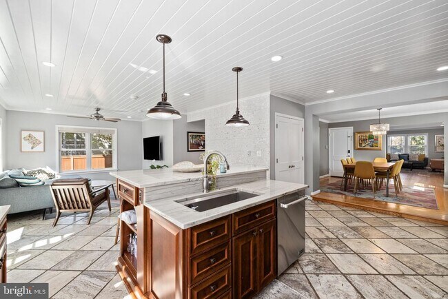 Photo - 1604 N Edgewood St