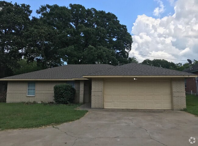 Building Photo - Coming Soon: 3 Bedroom, 2 Bathroom, 2 Car ... Rental