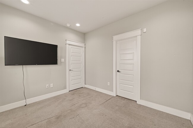 Photo - 2114 Engelmohr St Unit B