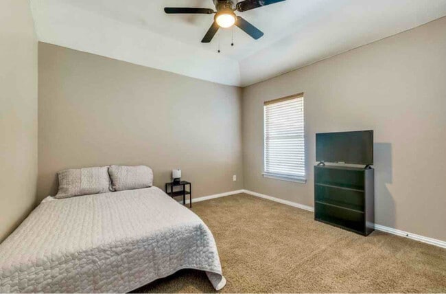 Building Photo - 1530 Wild Fire