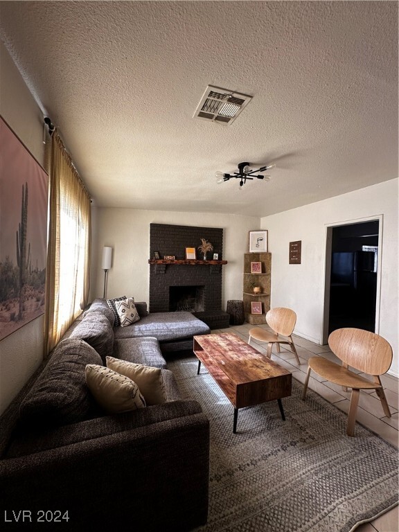 Building Photo - 2213 E Oakey Blvd Rental