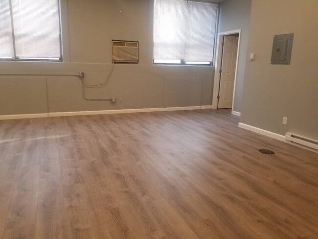 Photo - 345 6th St