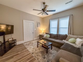 Photo - 216 E Horah St