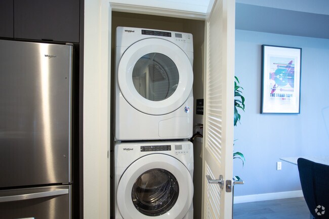 2 HAB, 2 BA: 1038 ft² - Vestalia