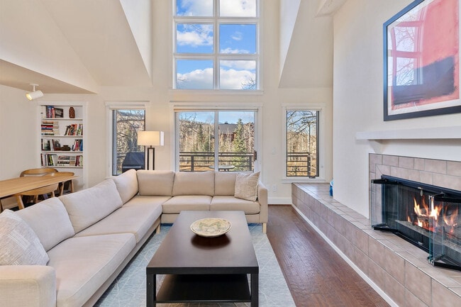 Photo - 113 Lost Creek Ln Unit FL2-ID1324992P