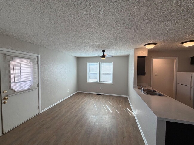 Photo - 9604 Elgin Ave