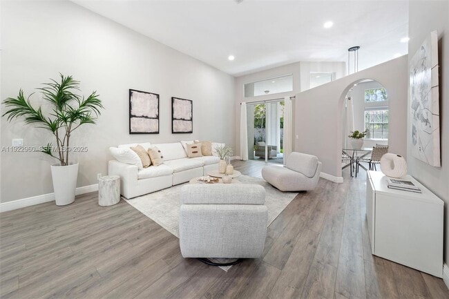 Building Photo - 2587 Jardin Ct