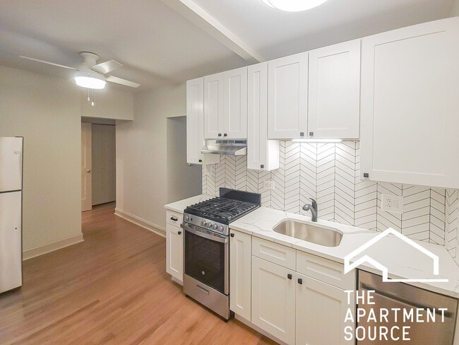 Building Photo - 5951 N Paulina St Unit 1W