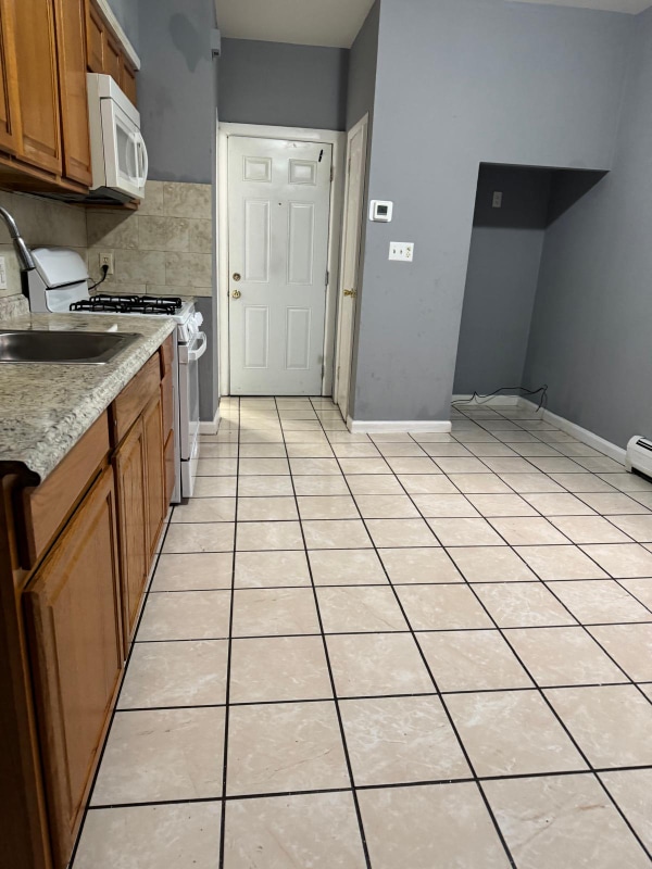 Photo - 12 E 36th St Unit Apt 2