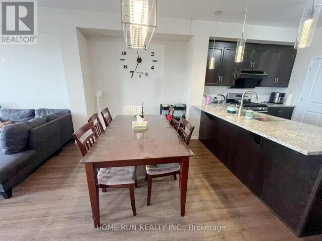 Photo - 100 Escarpment Cres