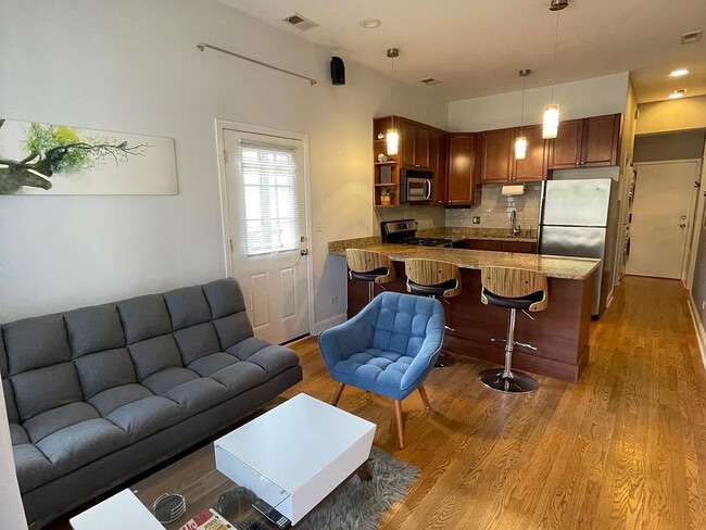 Photo - 2025 W Erie St