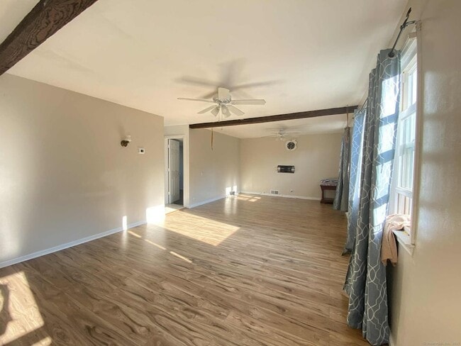 Photo - 19 Dartmouth Ln