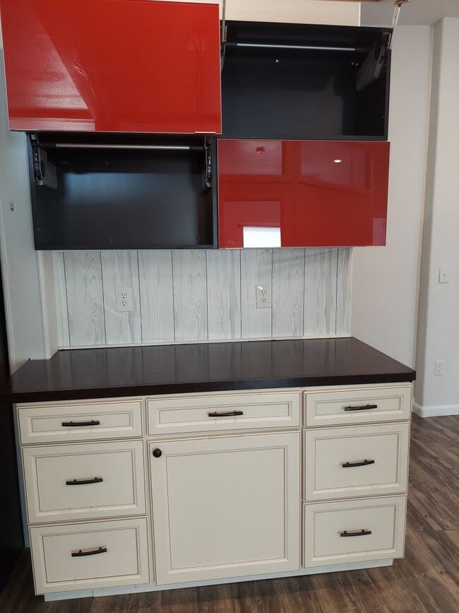 Photo - r221-7 Unit 7 3rd ave