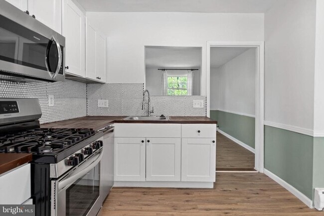 2305 Pickwick Rd