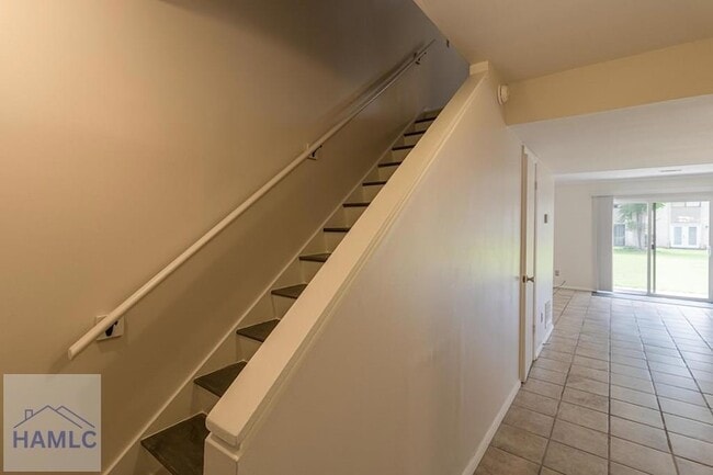 Photo - 901 Olmstead Dr
