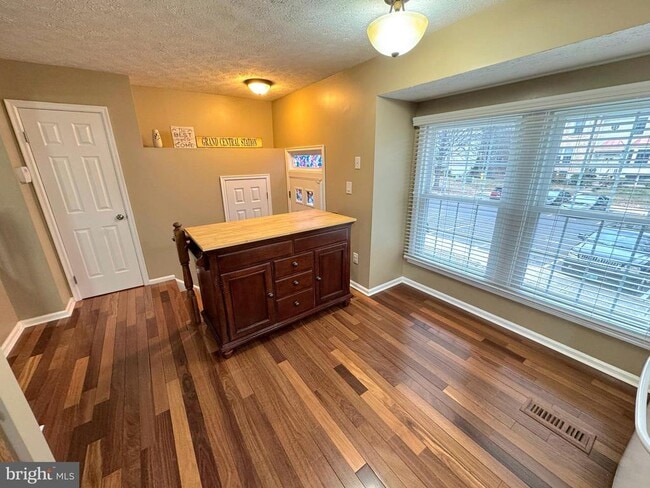 Photo - 2108 Commodore Ct