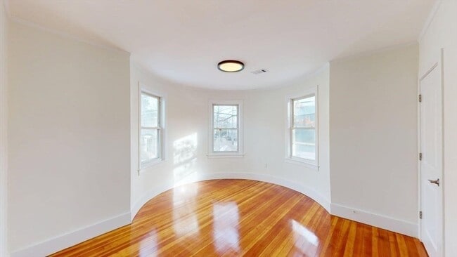 Photo - 391 Linwood Ave Unit 2