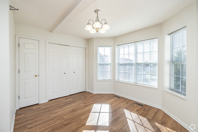 3 habitaciones, 2,5 baños, 150 m2, comedor - The Brittany's Apartments and Townhomes