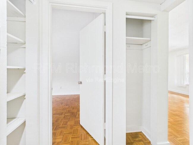Photo - Forest Square Apartments
