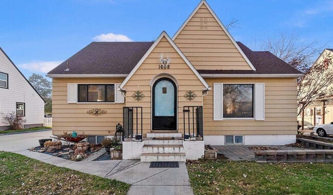 Building Photo - 1608 Idaho Ave Rental