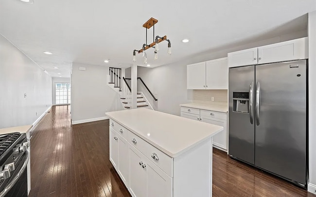 Photo - 469 Sherman St