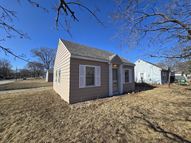 Building Photo - 158 S Roosevelt Rd Rental