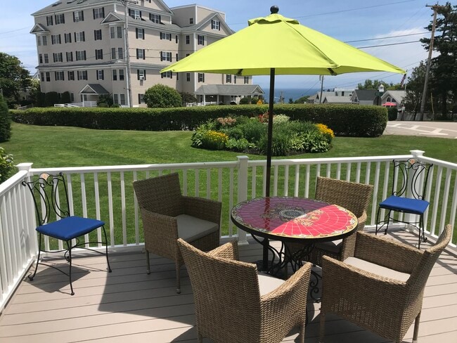 Great Views and Private Deck - 55 Israel Head Rd Unit 103