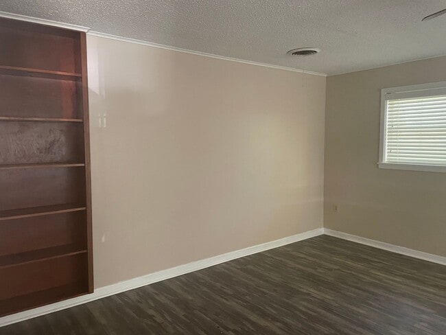 Photo - 3/2 gladewater