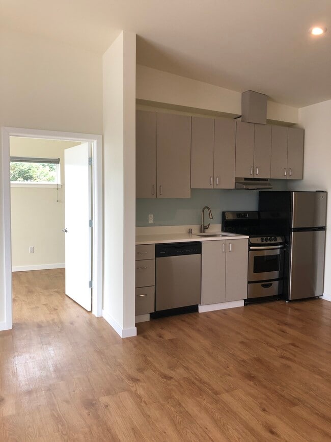 Photo - Bayview West Apartments