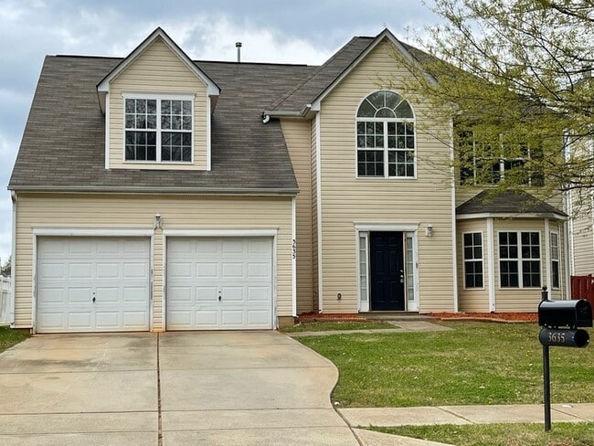 Building Photo - 3635 Pauline Ln