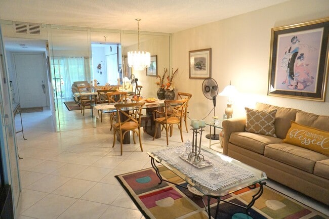 Photo - 7286 Huntington Ln Unit 306