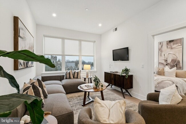 Building Photo - 30 W Allens Ln Unit 213