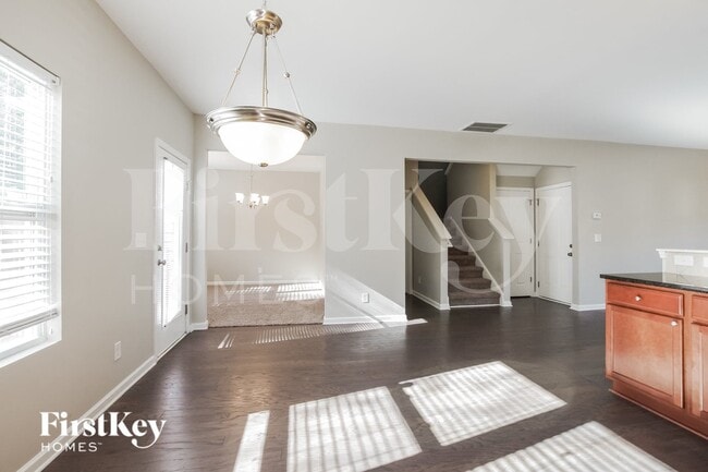 Photo - 519 Rook Rd