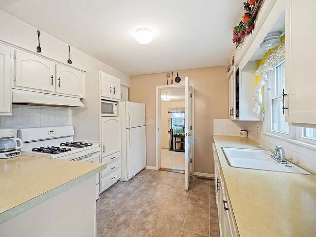 303 S Burton Ave