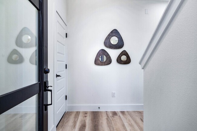 Photo - 3201 St Emanuel St