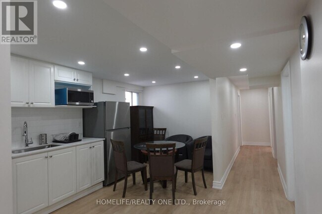 Photo - 17 Darnborough Way Unit BSMT