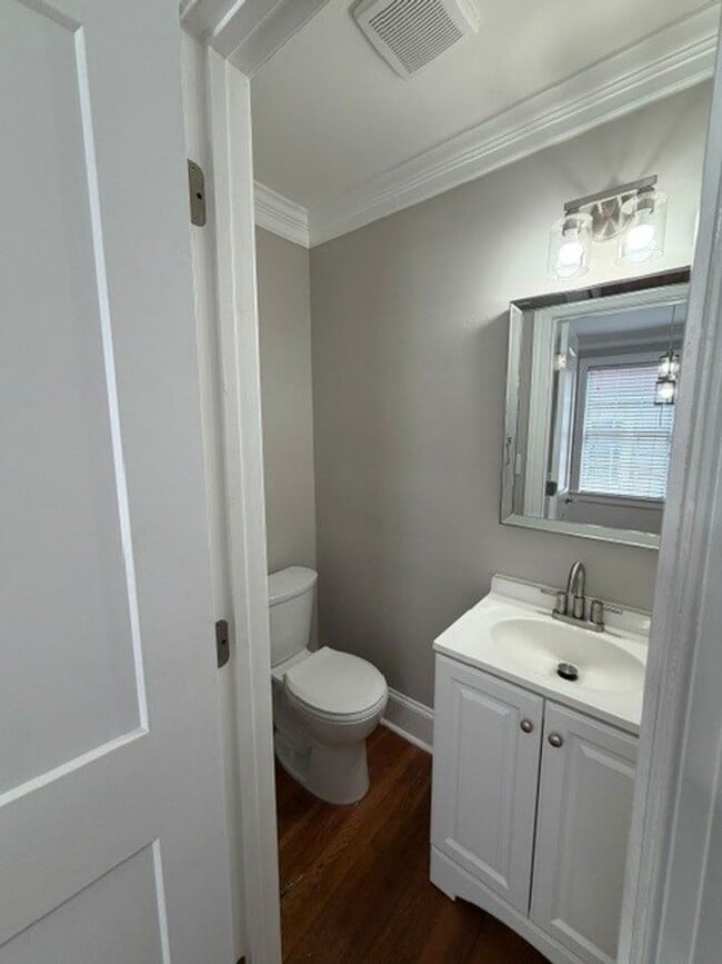 Photo - 719 Grandin Rd