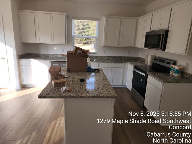 Room in Single Family Home on Langhorne Ave SW