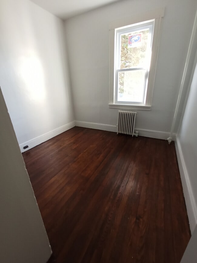 26 Caroline Ave Unit 1st Floor